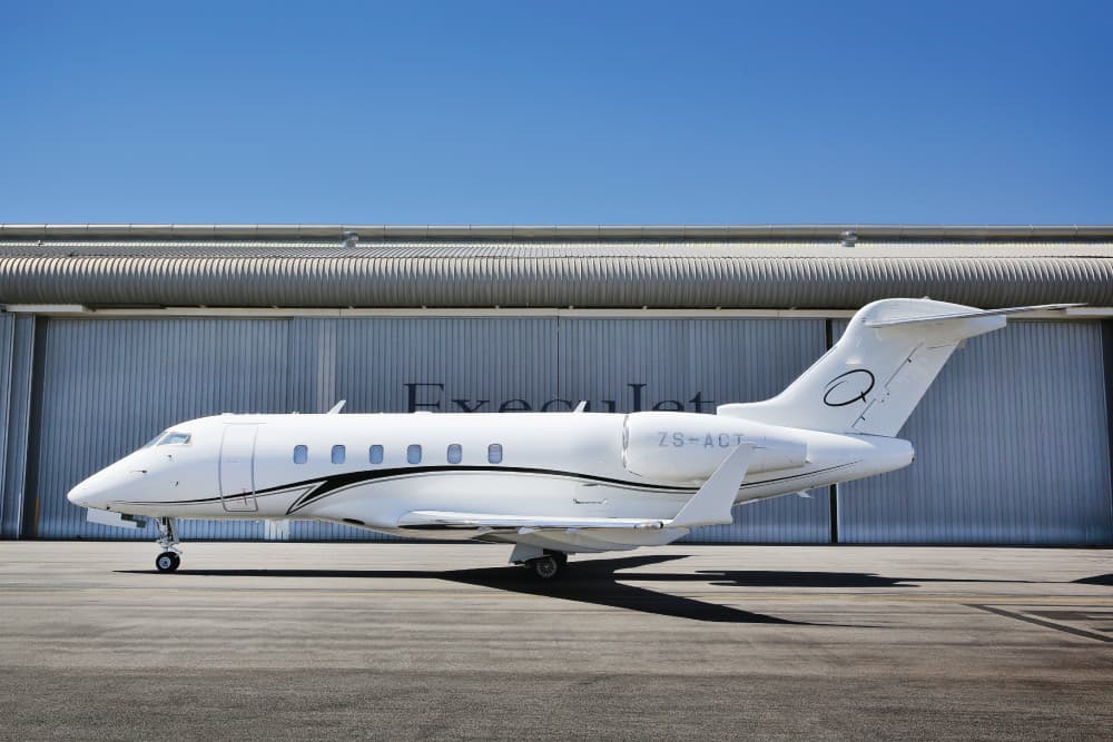 Challenger 300 ZS-ACT