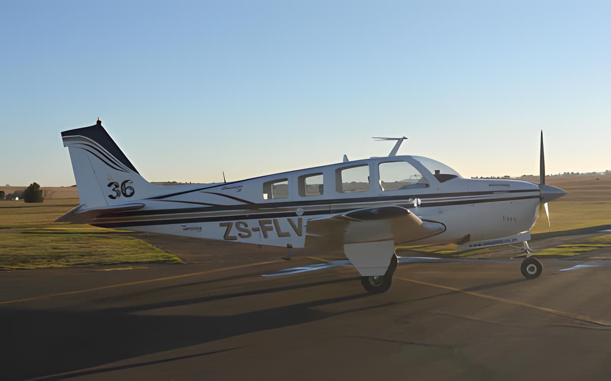 Beechcraft A36 Bonanza ZS-FLV
