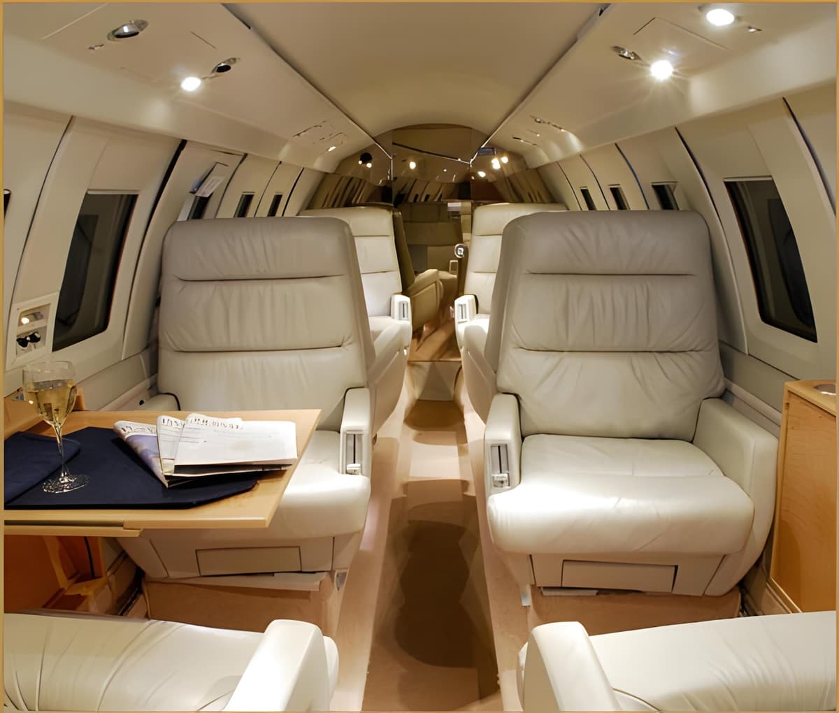 Hawker 700A ZS-IPE