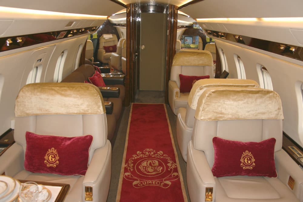 Challenger 604 ZS-KEN