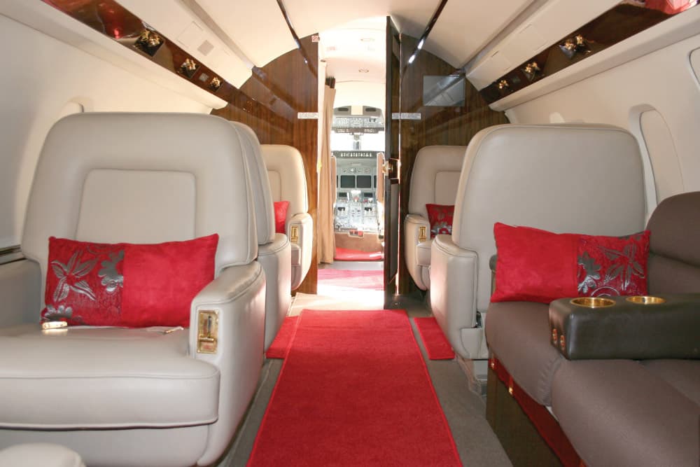 Challenger 604 ZS-KEN