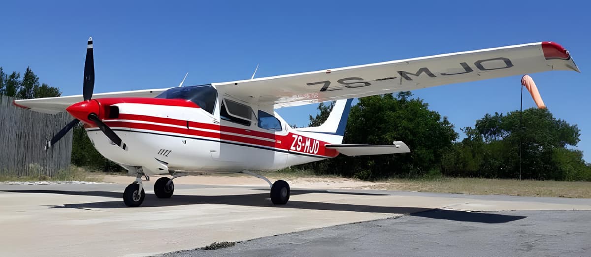 Cessna 210 ZS-MJO