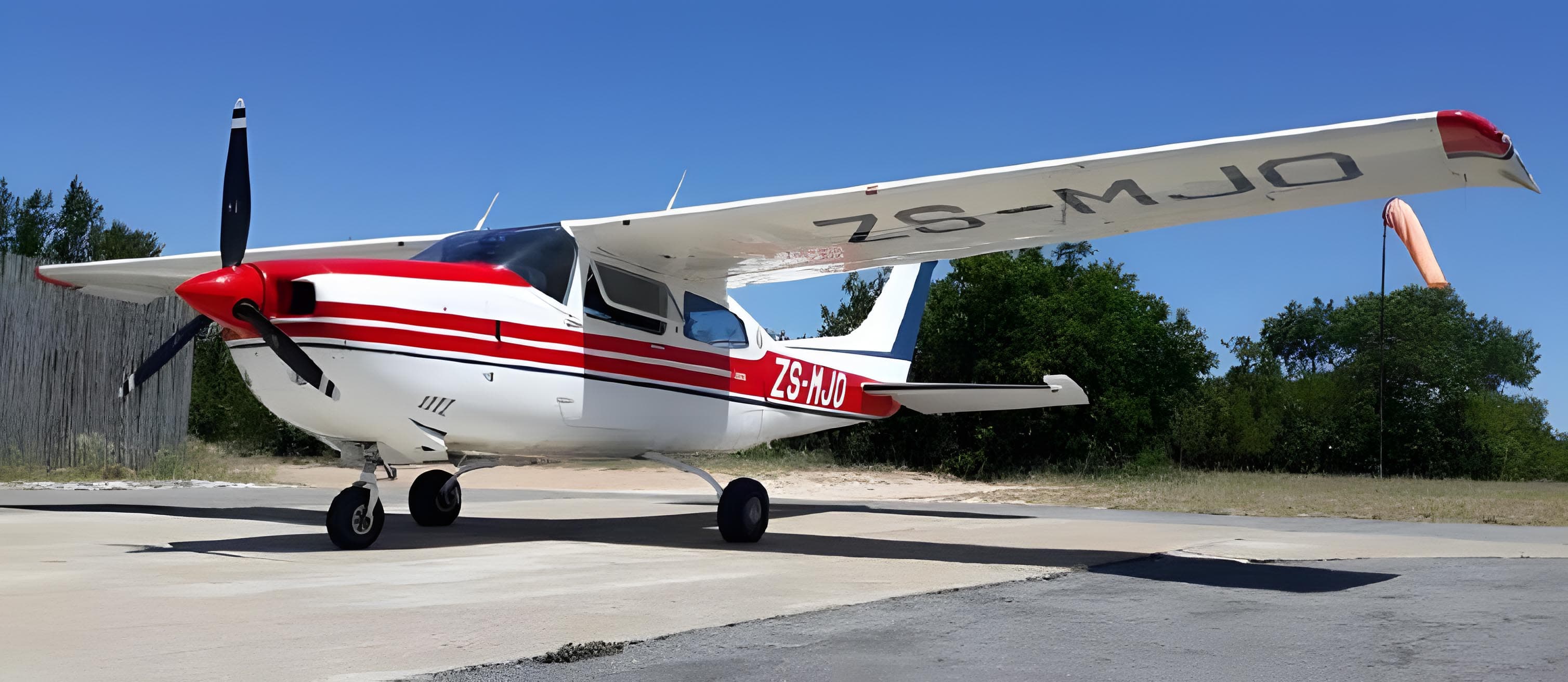 Cessna 210 ZS-MJO