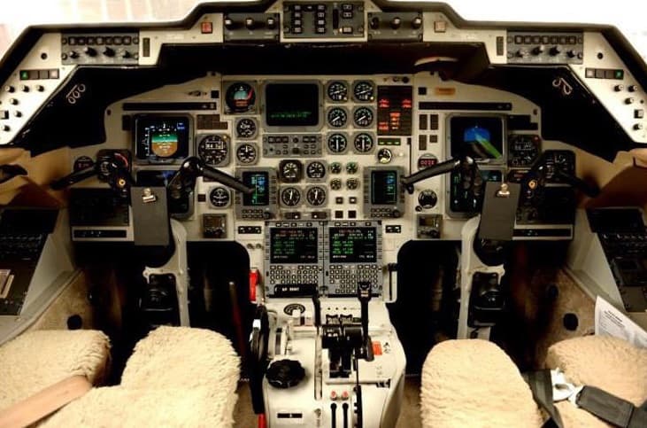 Hawker 800XP ZS-MNU