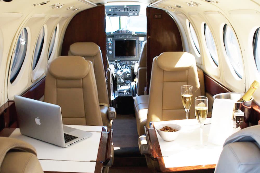 Beechcraft King Air 200 ZS-PZU