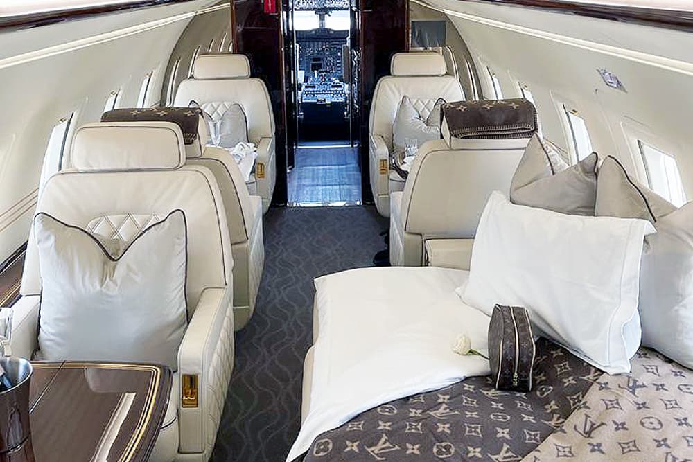 Challenger 601 ZS-SGC