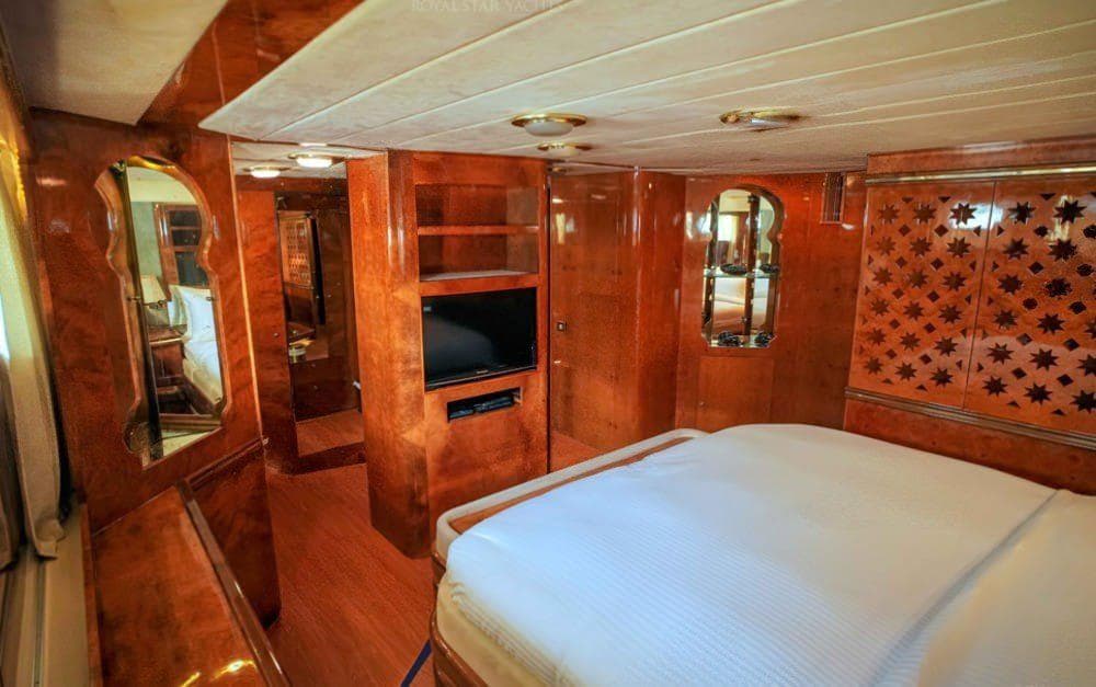 "Azimut 135ft"