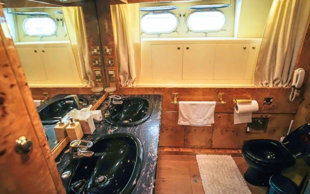 "Azimut 135ft"