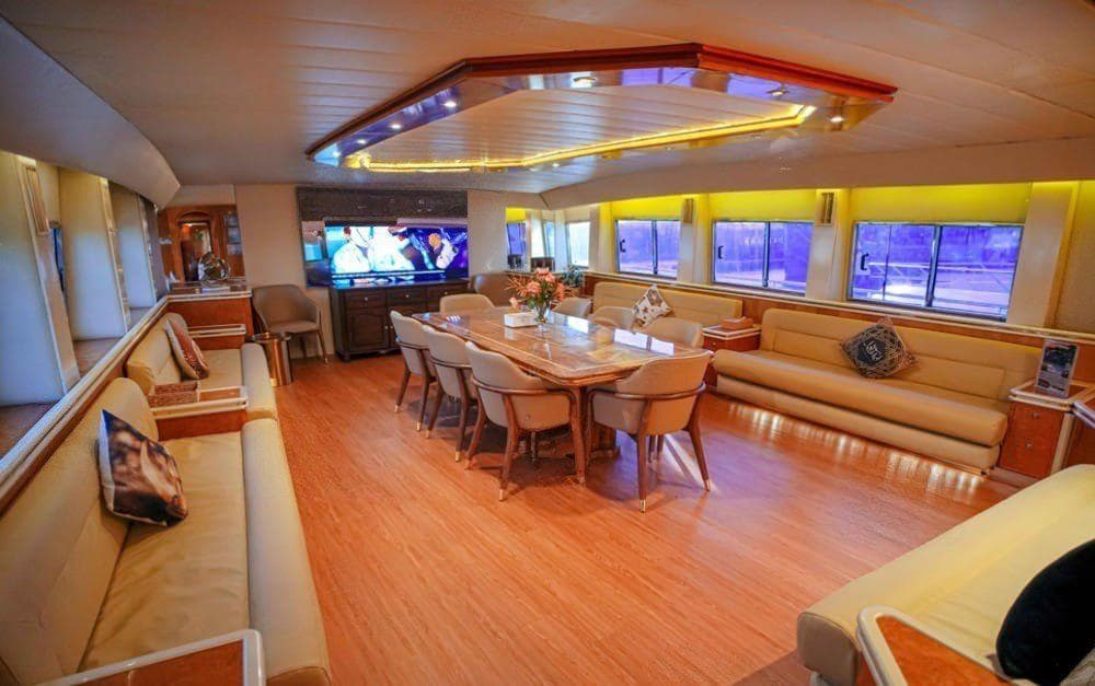 "Azimut 135ft"