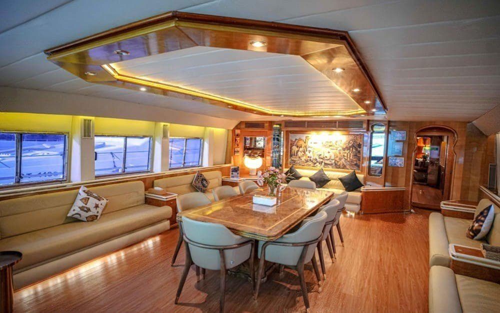 "Azimut 135ft"