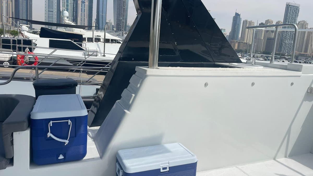"Azimut 135ft"