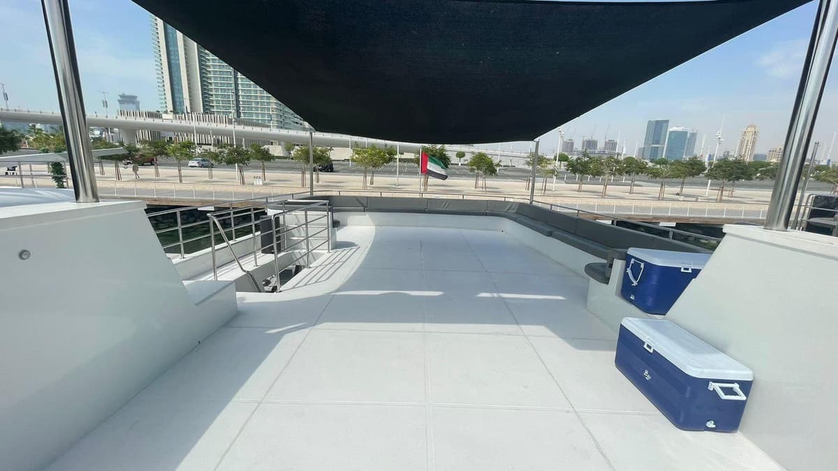 "Azimut 135ft"