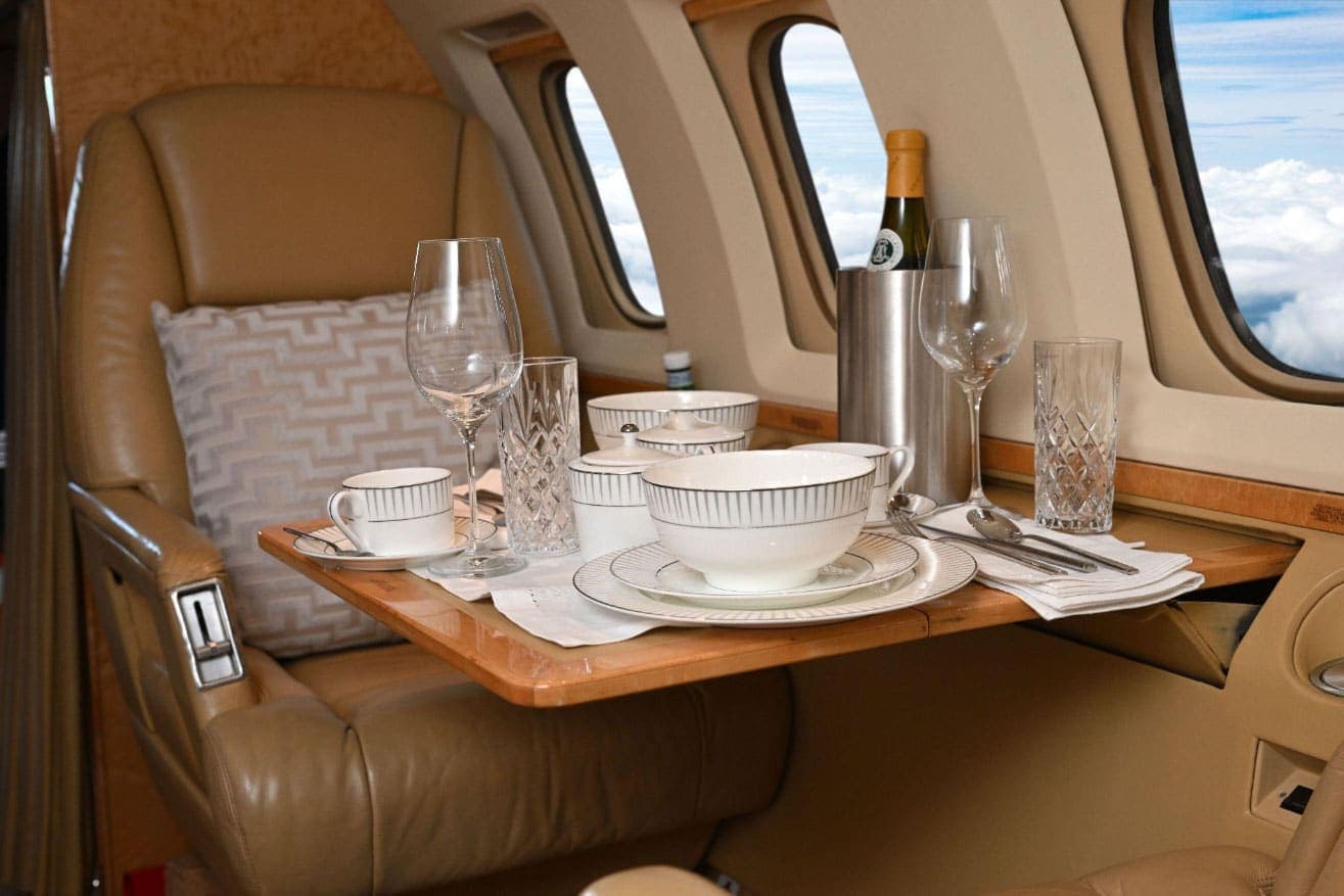 Hawker 800XP EJ-REVA