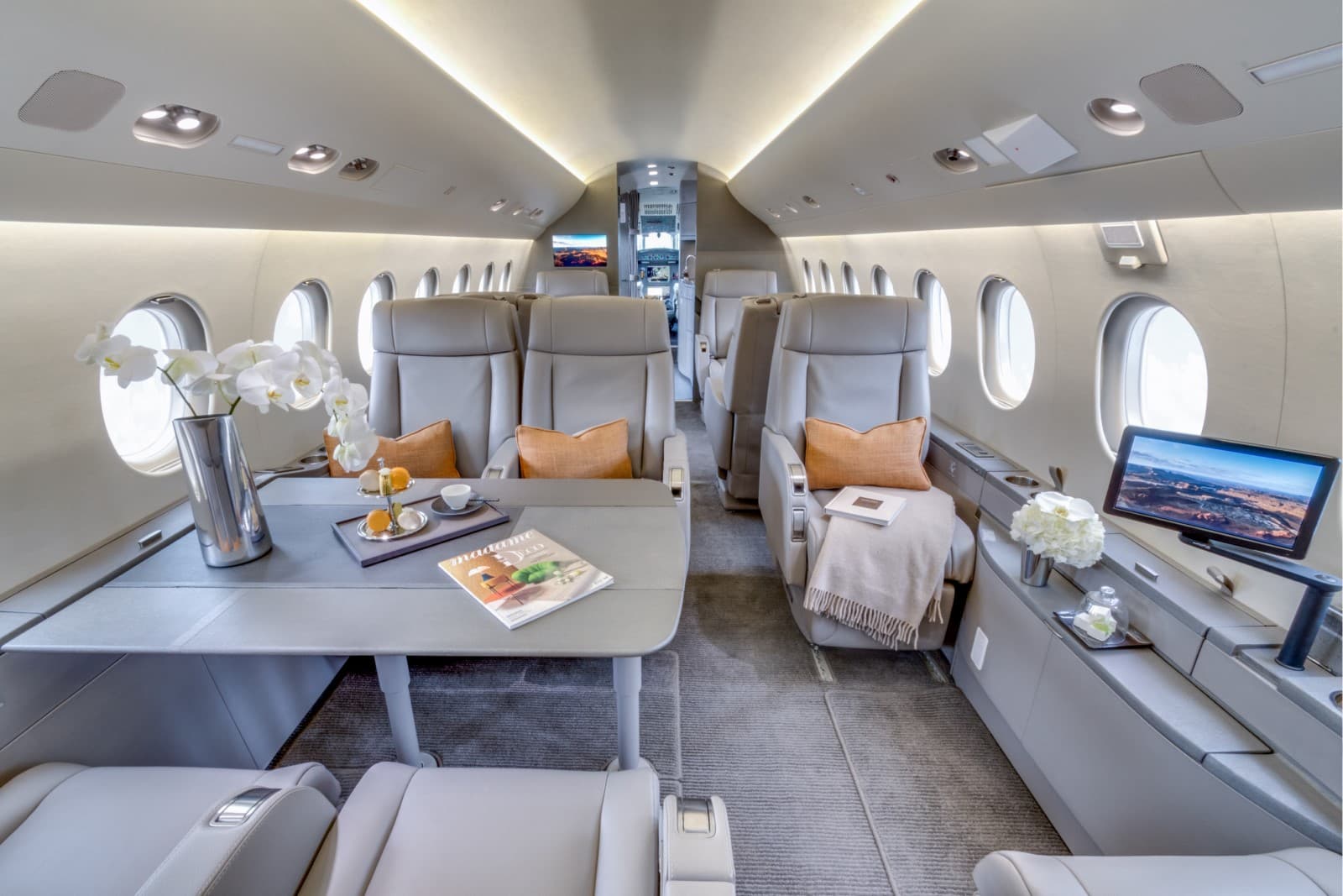Falcon 2000S LX-MIC