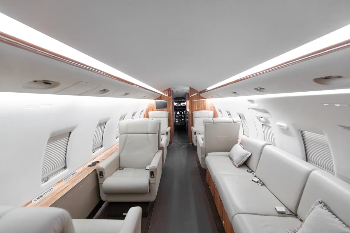 Challenger 604 N1VR