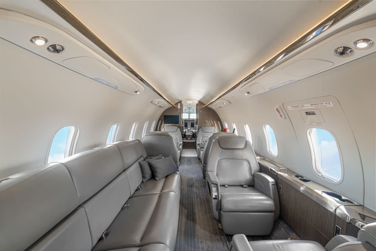 Challenger 350 N350HJ