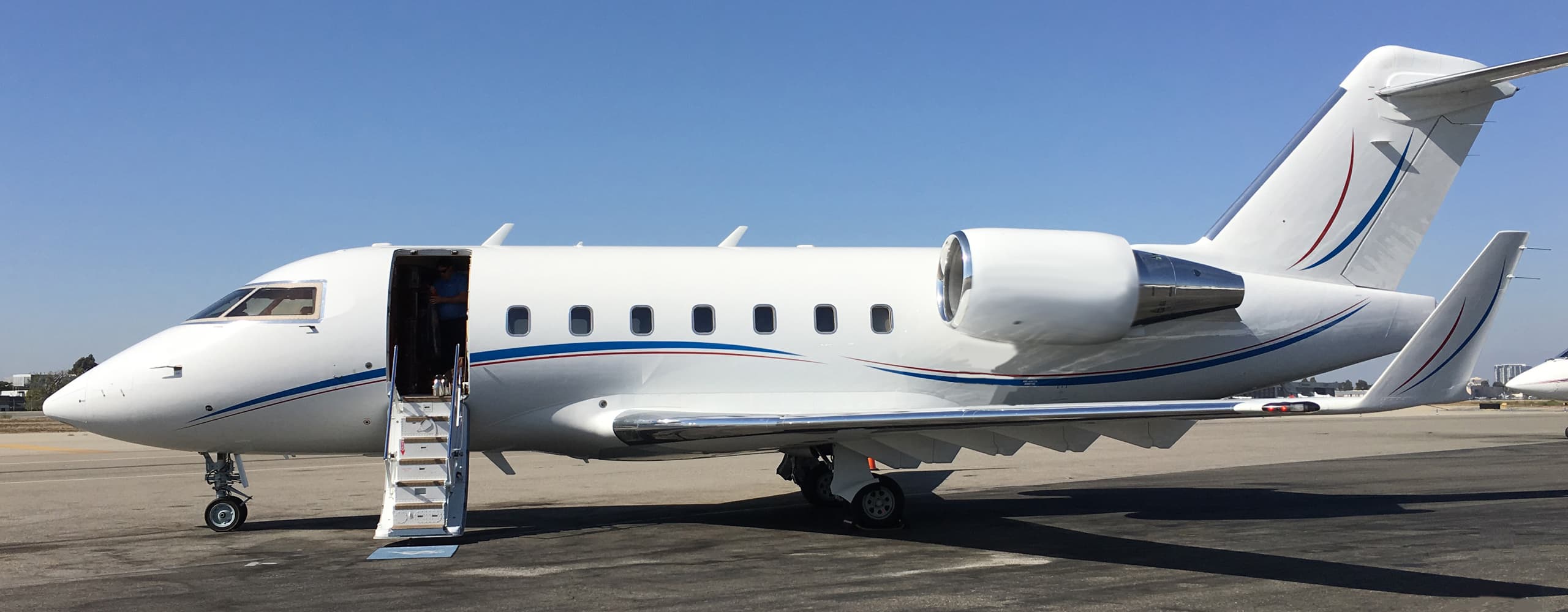 Challenger 604 N800LB