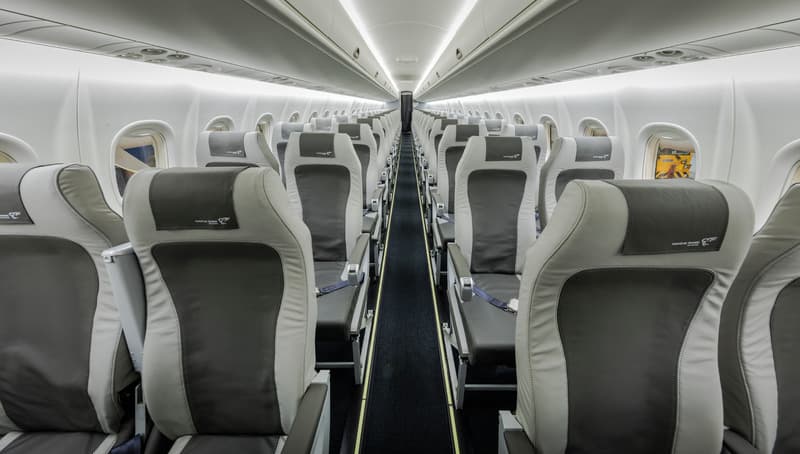 DHC-8-Q200 TF-FXA
